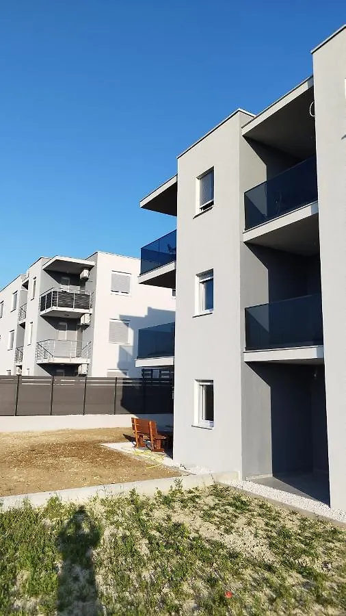 Feel Good View Apartment Trogir 0*,